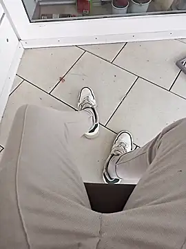 Snapshot of fullystroked chatting on 10/21/25, 11:53 fullystroked online show from 10/21/25, 11:53