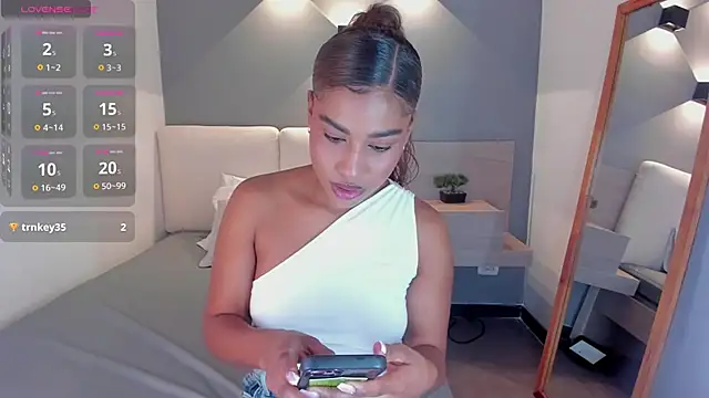 selena monroy online show from 11/24/25, 10:59