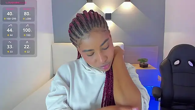 selena monroy online show from 12/17/25, 10:42