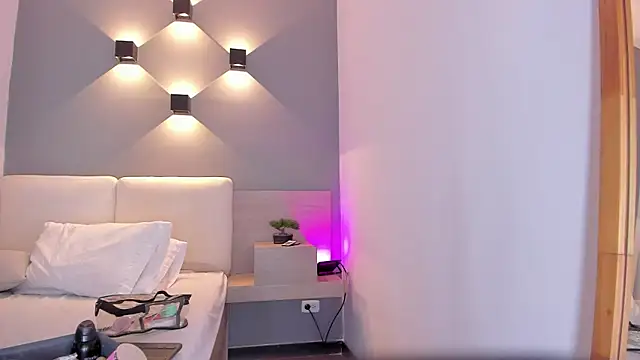 selena monroy online show from 04/15/26, 10:54