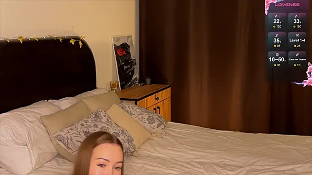 Amelia Ray  online show from 11/11/25, 04:18