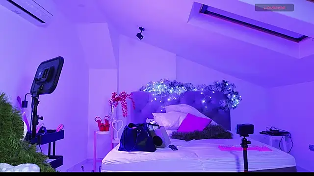 Jessasmith online show from 12/18/25, 08:19