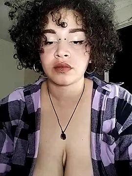 Snapshot of Julie_wallace chatting on 11/07/25, 09:52 Julie wallace online show from 11/07/25, 09:52