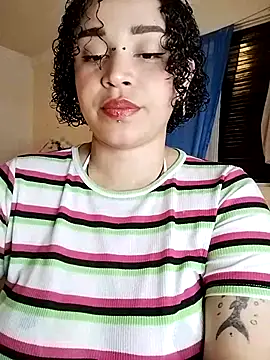 Snapshot of Julie_wallace chatting on 10/28/25, 03:55 Julie wallace online show from 10/28/25, 03:55