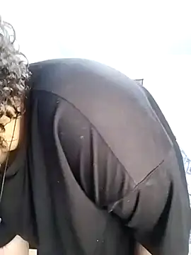 Snapshot of Julie_wallace chatting on 11/05/25, 07:06 Julie wallace online show from 11/05/25, 07:06