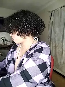 Snapshot of Julie_wallace chatting on 10/05/25, 12:34 Julie wallace online show from 10/05/25, 12:34