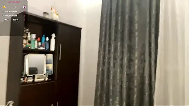 Snapshot of YourLittleElfie chatting on 09/19/25, 03:05 YourLittleElfie online show from 09/19/25, 03:05