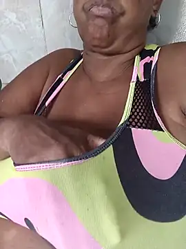 Rosabela04 online show from 04/05/26, 12:01