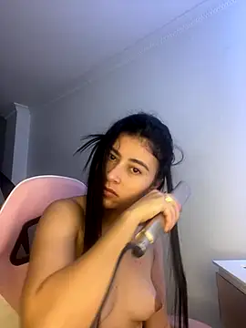 Isabella Montoya online show from 10/07/25, 02:29
