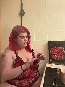 rosebratcat   online show from 05/14/26, 07:22