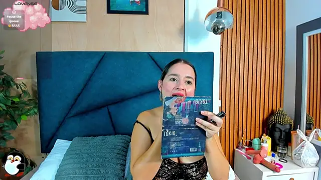 VictoriaHarriss online show from 09/25/25, 07:42