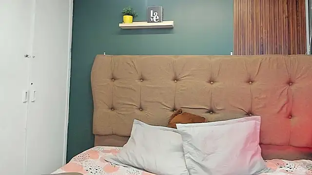 Snapshot of Lilithmuller_ chatting on 09/24/25, 11:50 Lilithmuller online show from 09/24/25, 11:50