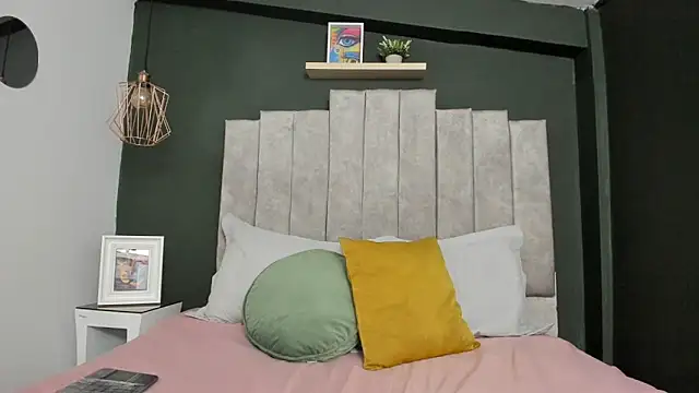 Lilithmuller  online show from 12/18/25, 07:07