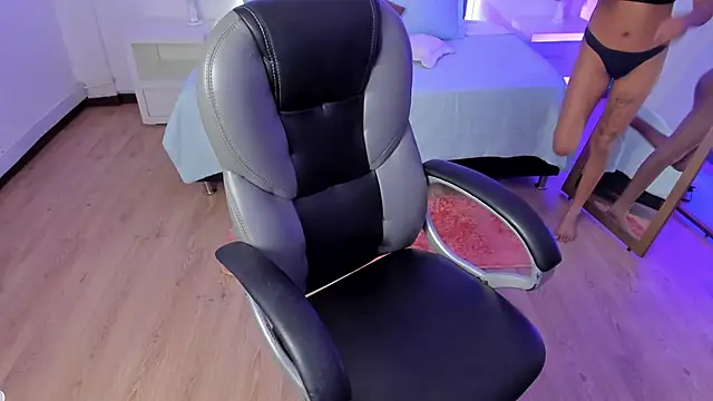 Sofia collen  online show from 10/17/25, 07:59