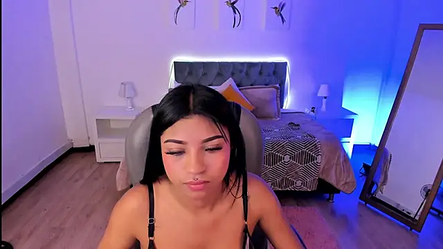 Sofia collen  online show from 10/30/25, 07:55