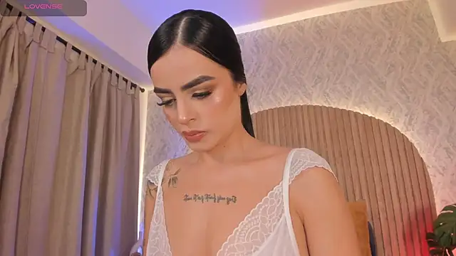 Snapshot of Sophiie_Belle chatting on 09/27/25, 01:50 Sophiie Belle online show from 09/27/25, 01:50