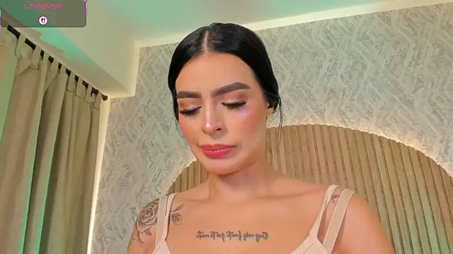 Snapshot of Sophiie_Belle chatting on 09/15/25, 01:22 Sophiie Belle online show from 09/15/25, 01:22