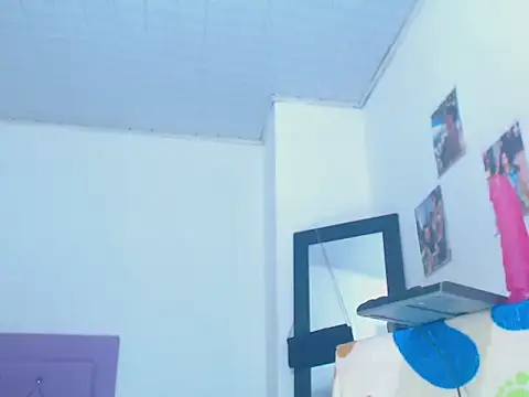 Snapshot of whitneytt chatting on 10/18/25, 03:47 whitneytt online show from 10/18/25, 03:47