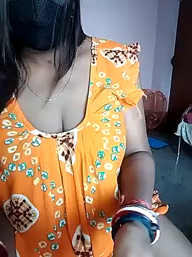 Snapshot of Bengalibeauty96 chatting on 07/12/26, 09:43 Bengalibeauty96 online show from 07/12/26, 09:43