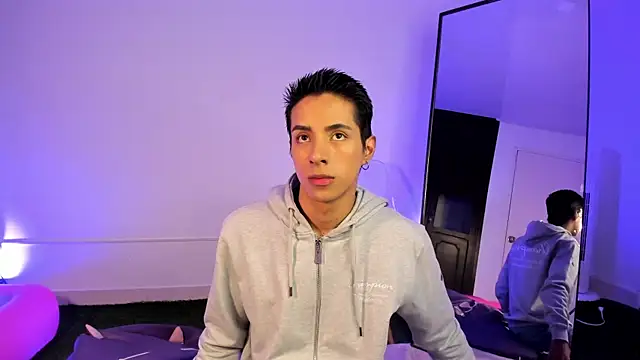 EstivenSallas online show from 09/22/25, 08:04