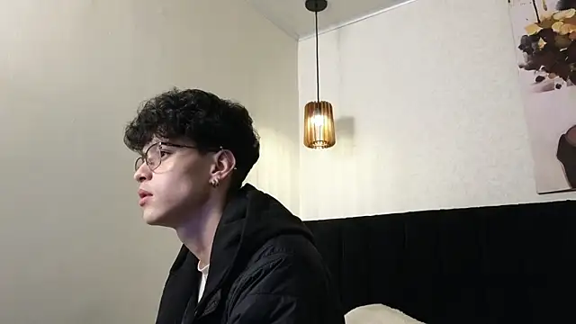 Snapshot of _ruby_red chatting on 10/03/25, 04:47 ruby red online show from 10/03/25, 04:47