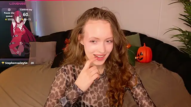 SallyPinkman online show from 10/21/25, 02:05