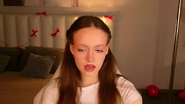 Snapshot of SallyPinkman chatting on 02/16/26, 12:15 SallyPinkman online show from 02/16/26, 12:15