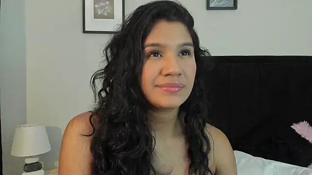 Lyria Diamond online show from 11/30/25, 02:12