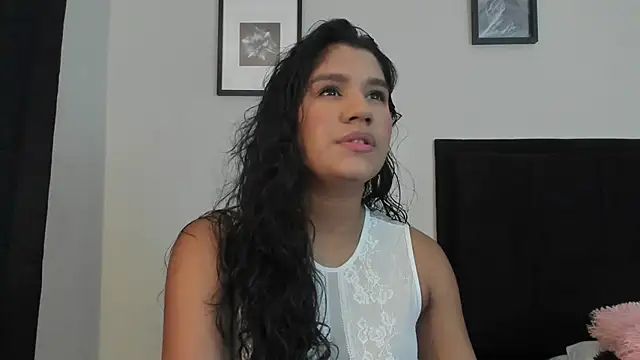 Lyria Diamond online show from 10/29/25, 01:48