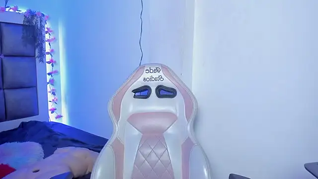 abbiecollins js online show from 03/31/26, 04:25