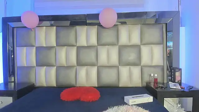 abbiecollins js online show from 11/27/25, 03:18