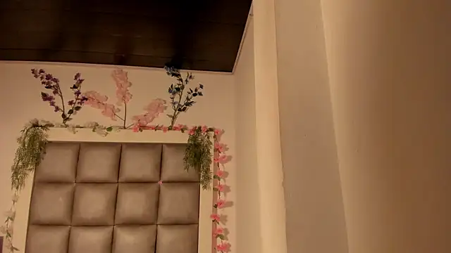 abbiecollins js online show from 04/13/26, 04:05