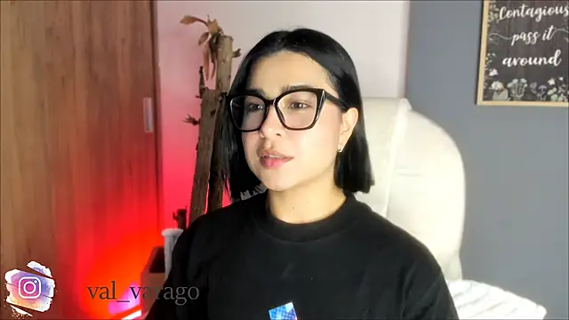 Snapshot of val_varago chatting on 06/08/26, 11:05 val varago online show from 06/08/26, 11:05