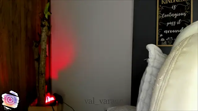 val varago online show from 03/03/26, 04:30