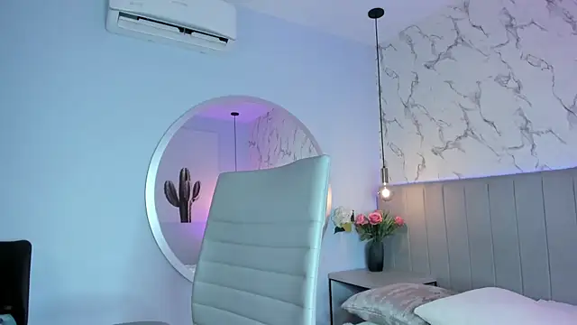 Amber Santana online show from 12/04/25, 09:25