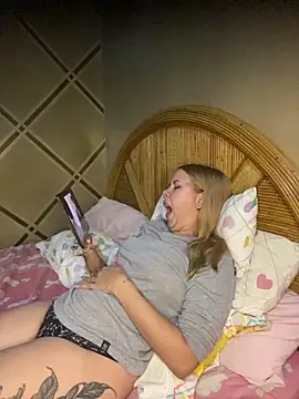 coupleyys online show from 05/21/26, 08:06