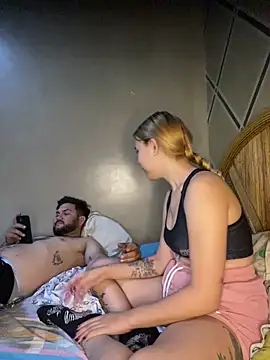 coupleyys online show from 03/25/26, 09:35