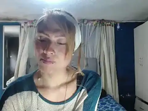 Snapshot of skarleth_hot21 chatting on 10/13/25, 07:59 skarleth hot21 online show from 10/13/25, 07:59