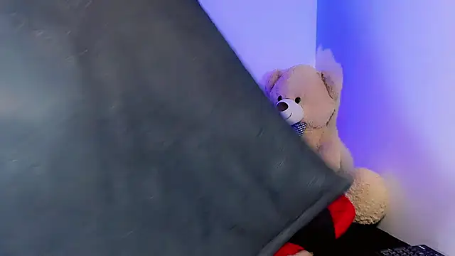 daniela dolls online show from 05/31/26, 06:09