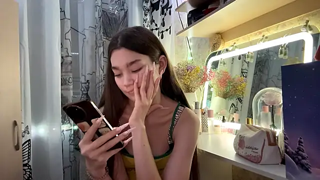 Cuteviola online show from 12/01/25, 09:32