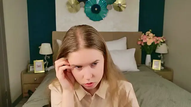 Alida Brice online show from 12/19/25, 05:43