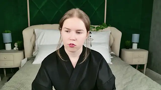 Alida Brice online show from 12/04/25, 03:22