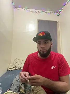 LeoPR00 online show from 12/18/25, 01:04