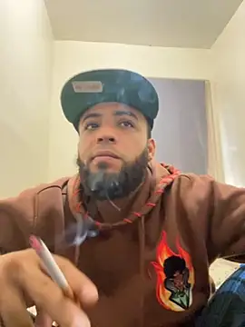 LeoPR00 online show from 10/29/25, 04:39