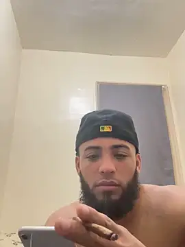 LeoPR00 online show from 11/19/25, 04:23