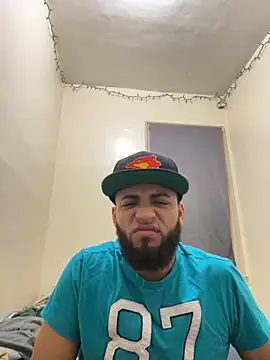 LeoPR00 online show from 12/15/25, 06:19