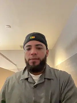 LeoPR00 online show from 12/01/25, 12:22