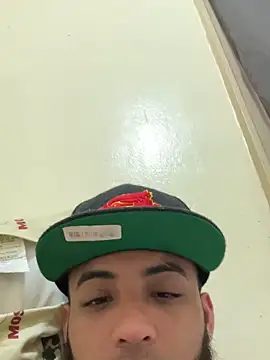 LeoPR00 online show from 10/25/25, 01:23