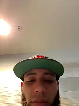 LeoPR00 online show from 12/02/25, 08:54