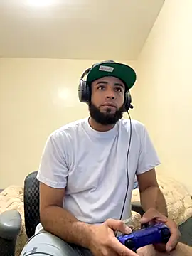 LeoPR00 online show from 10/28/25, 02:27